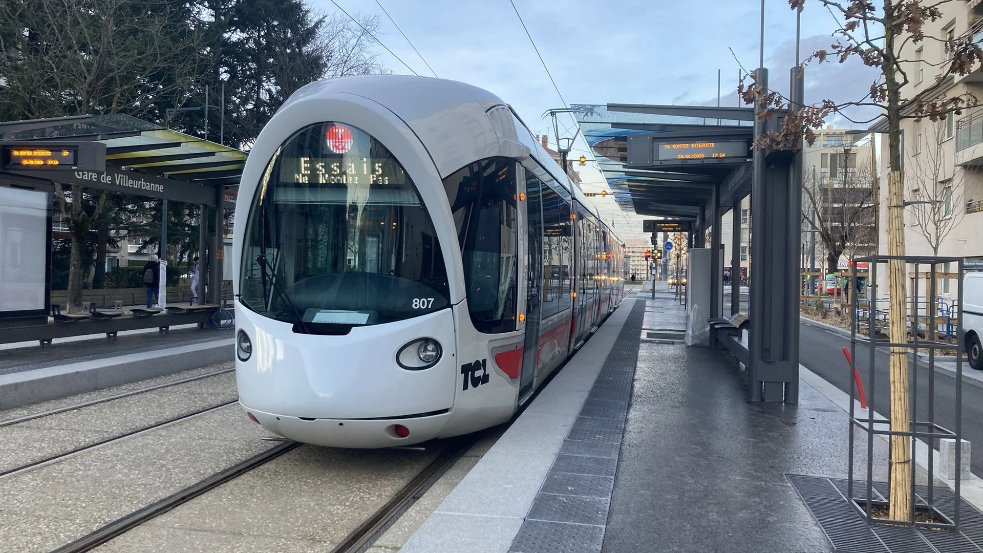 Cliquez pour ouvrir la page. Citadis 302